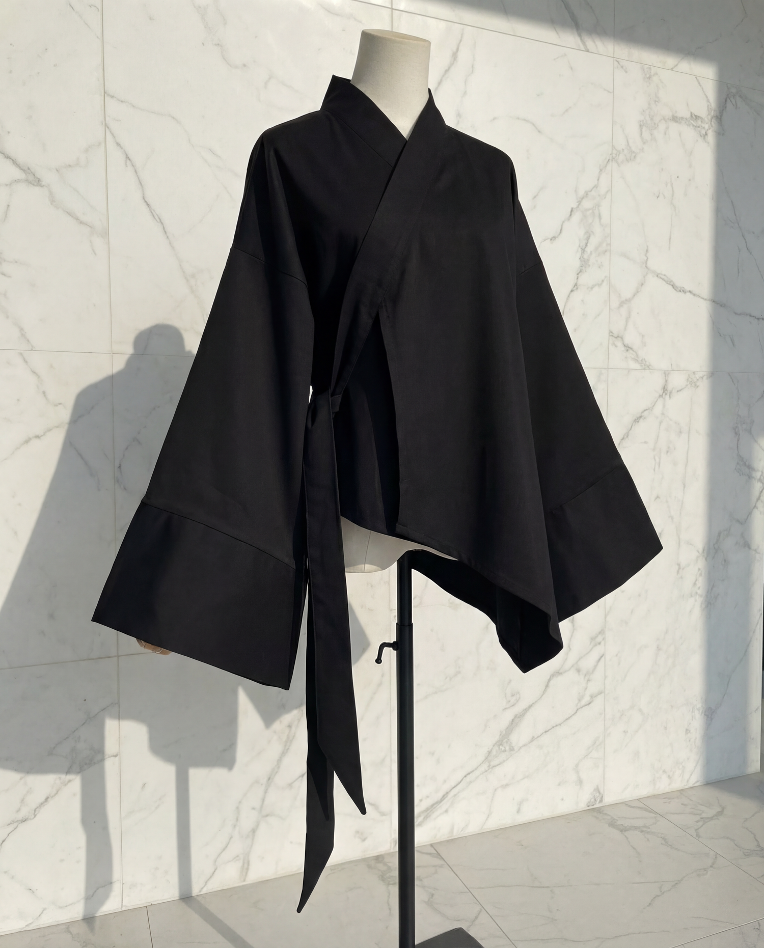 AÏKO | ABSOLUTE BLACK ASYMMETRICAL KIMONO 