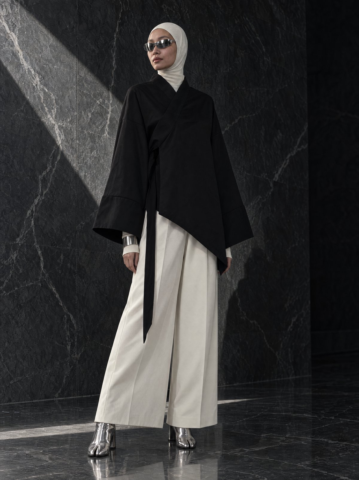 AÏKO | KIMONO ASYMÉTRIQUE NOIR ABSOLU